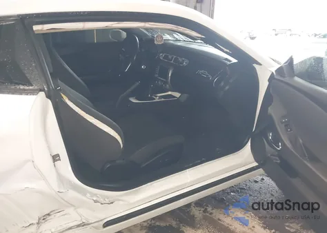 2014 Chevrolet Camaro 1Lt z USA, uszkodzony, nr VIN 2G1FB1E39E9126828